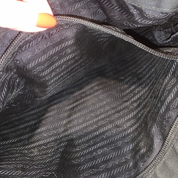 Stylish Prada bag - Picture 7 of 9